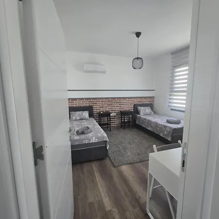 Darius Large Two-bedroom At Caesar Apartment Dherinia
