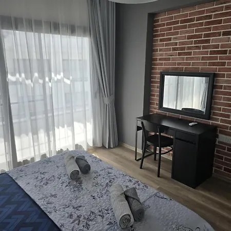 Darius Large Two-bedroom At Caesar * Dherinia