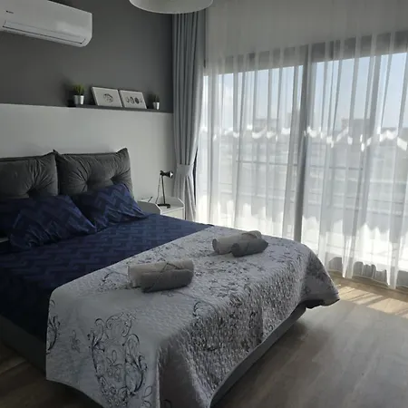 Darius Large Two-bedroom At Caesar