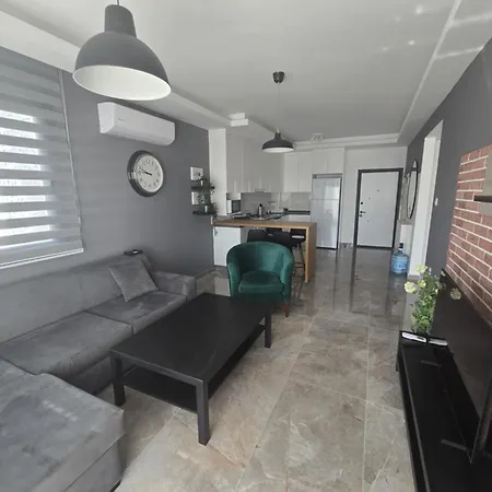 Darius Large Two-bedroom At Caesar Apartment Dherinia